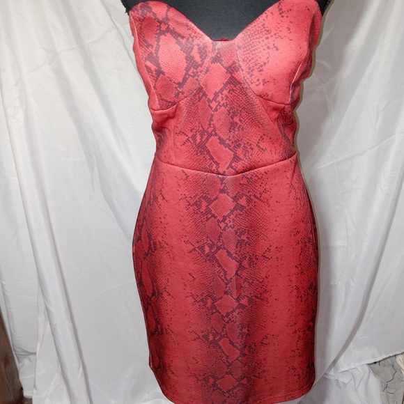 Fashion Nova Sassy Serpertine Snake Mini Dress Bergundy Size XL - Picture 3 of 14